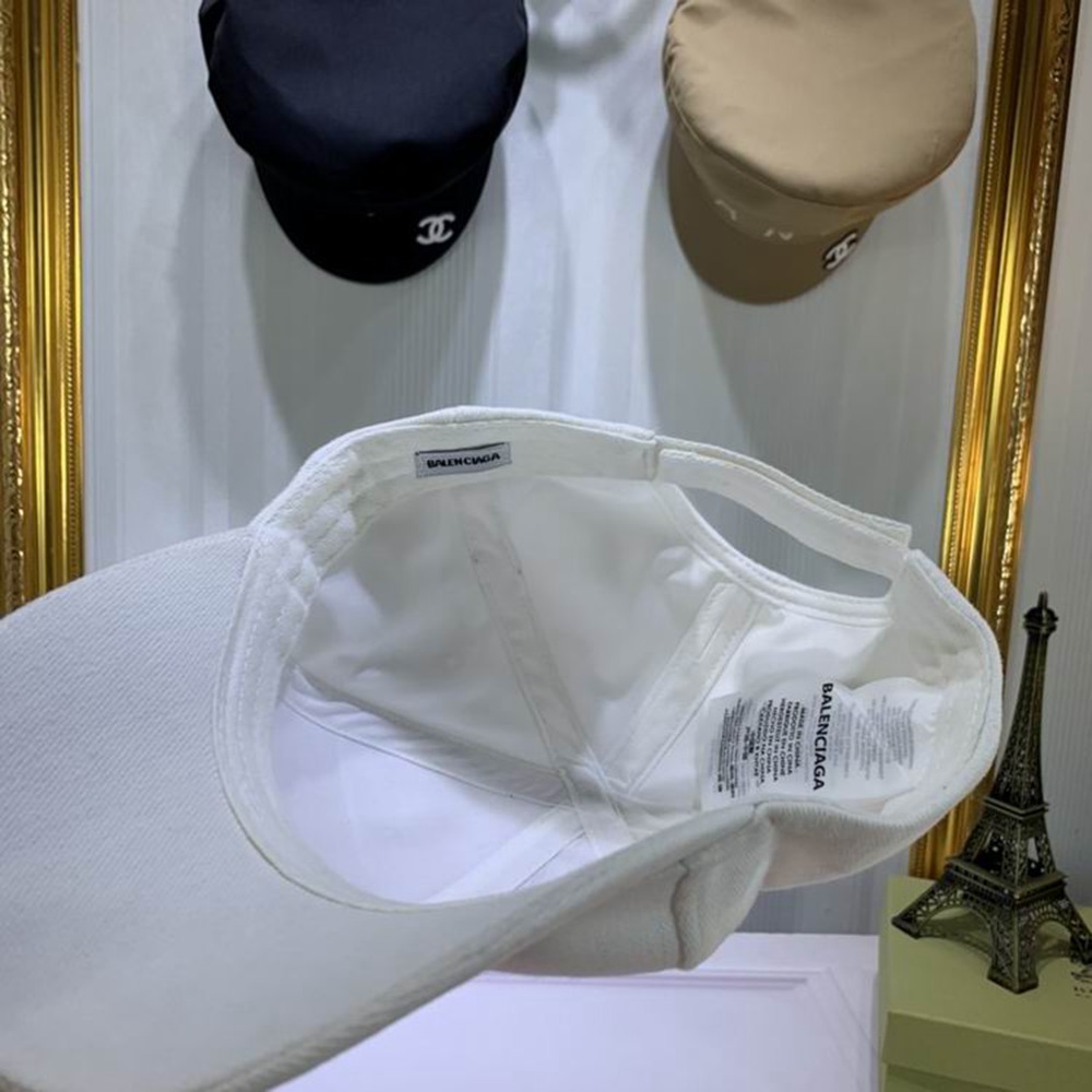 Ba*len*cia*ga hat